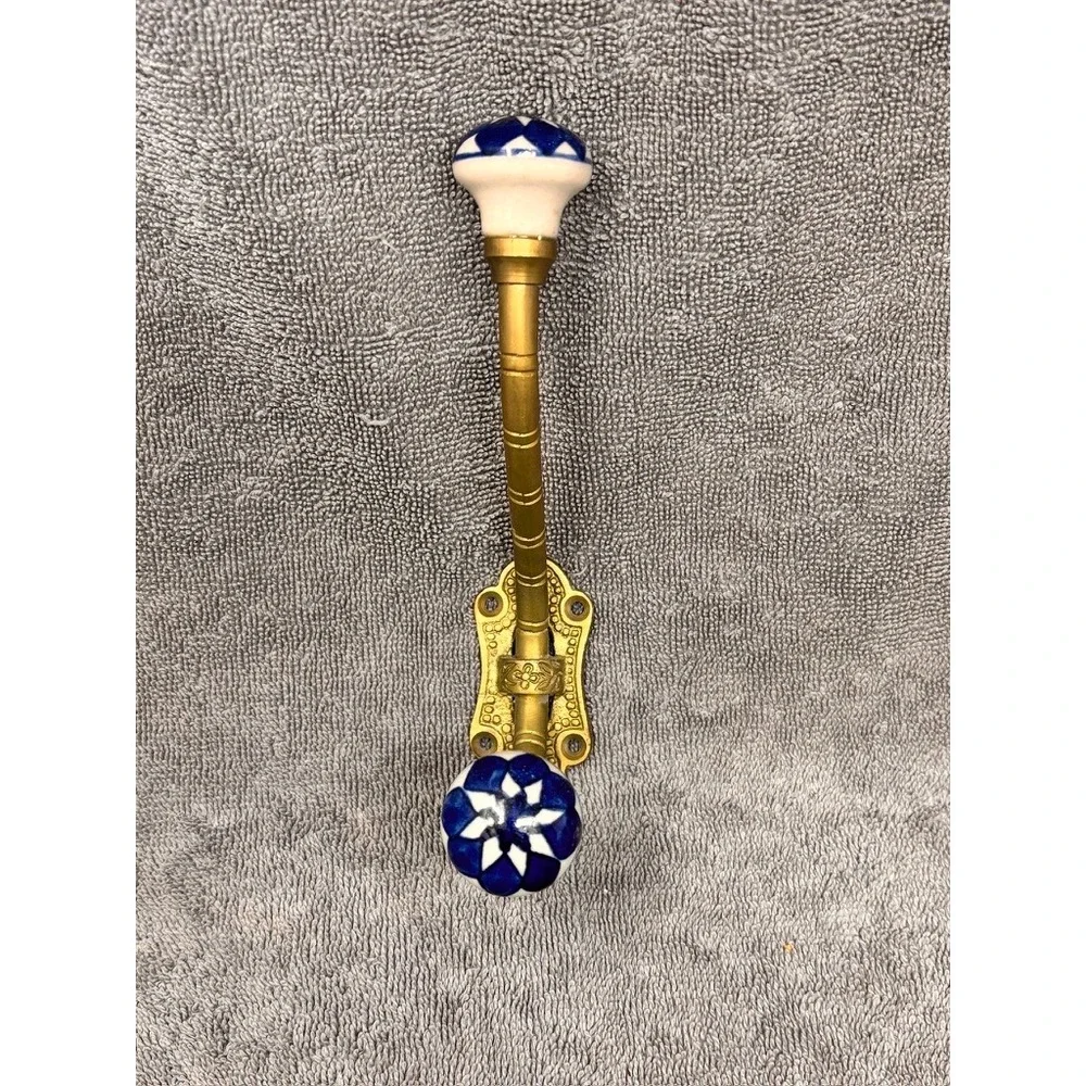 Vtg Gold Tone Double Wall Hook Blue White Ceramic Porcelain Knobs Coat Towel